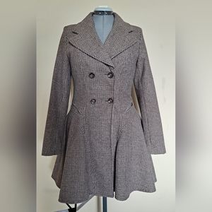 Medium/Heavy Weight Women's Coat